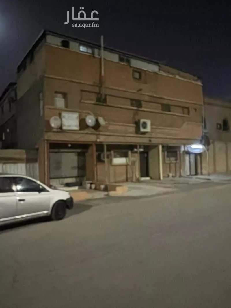 فيلا للبيع في شارع نجران, حي الثقبة, مدينة الخبر, المنطقة الشرقية 1 صورة