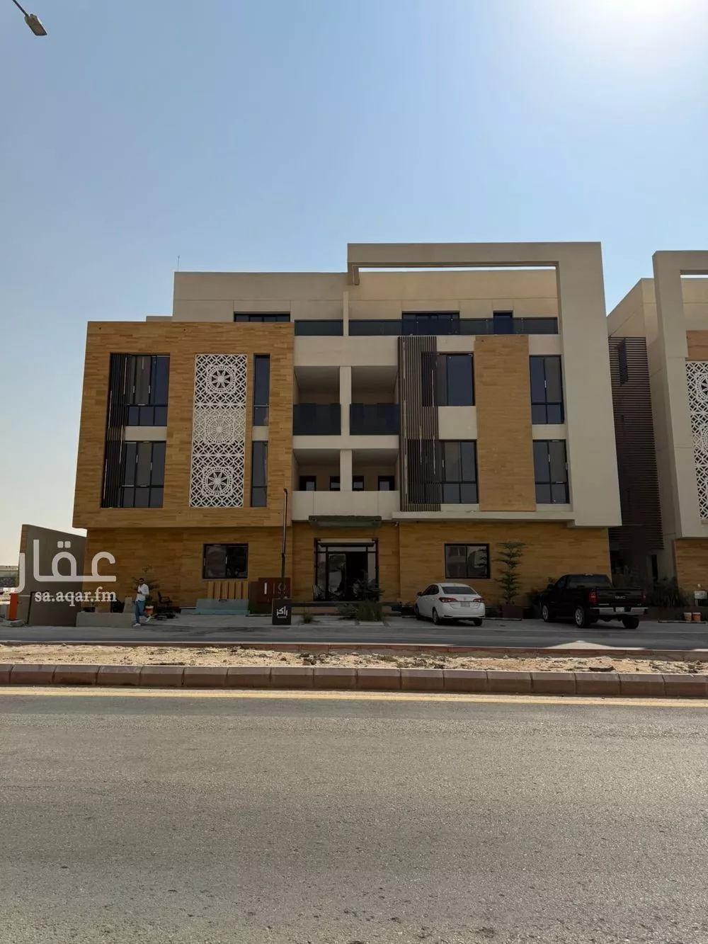 عمارة للإيجار في شارع اسماء بنت مالك, حي العارض, مدينة الرياض, منطقة الرياض 1 صورة