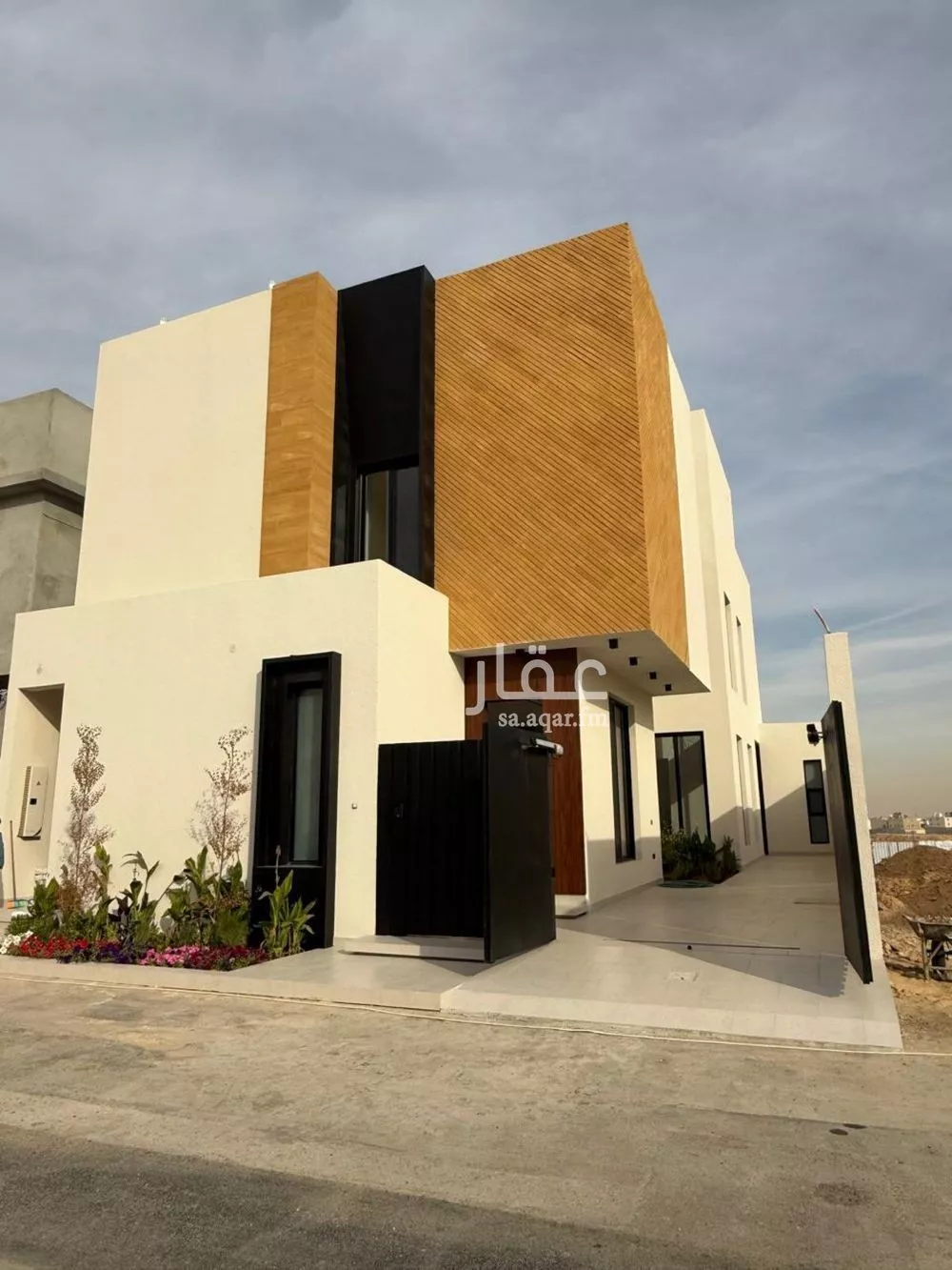 فيلا للبيع في شارع الإمام أبي داوود, حي المهدية, مدينة الرياض, منطقة الرياض 1 صورة