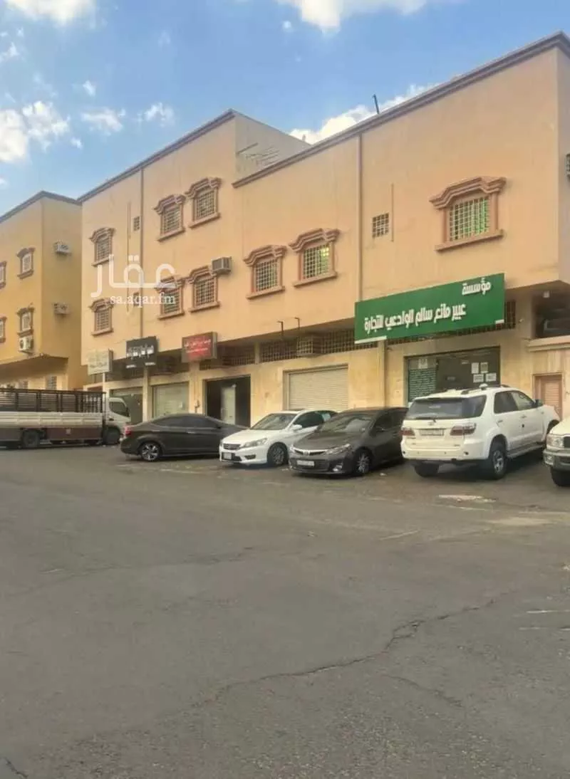 محل للإيجار في شارع احمد الدمياطي, حي الراقي, مدينة خميس مشيط, منطقة عسير 1 صورة
