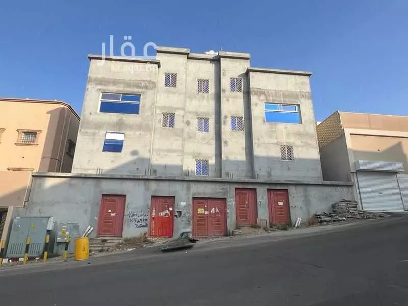 عمارة للبيع في حي الموظفين ، ابها ، منطقة عسير 1 صورة