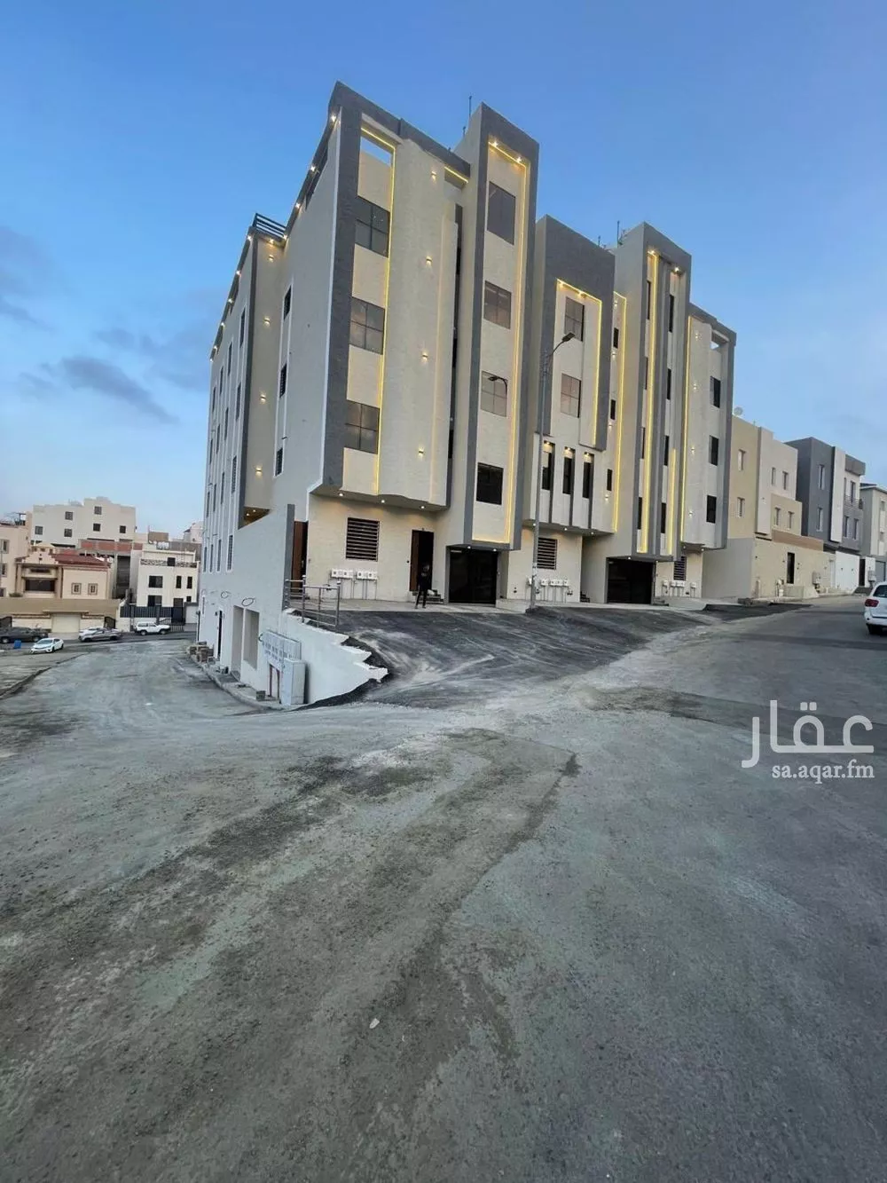 شقة للبيع في شارع الرقبان, حي الروابي, مدينة أبها, منطقة عسير 1 صورة