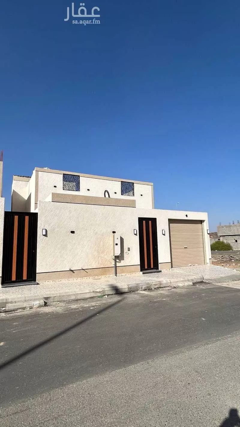 دور للبيع في شارع لقيط بن ناشرة, حي أبو مرخة, مدينة المدينة المنورة, منطقة المدينة المنورة 1 صورة