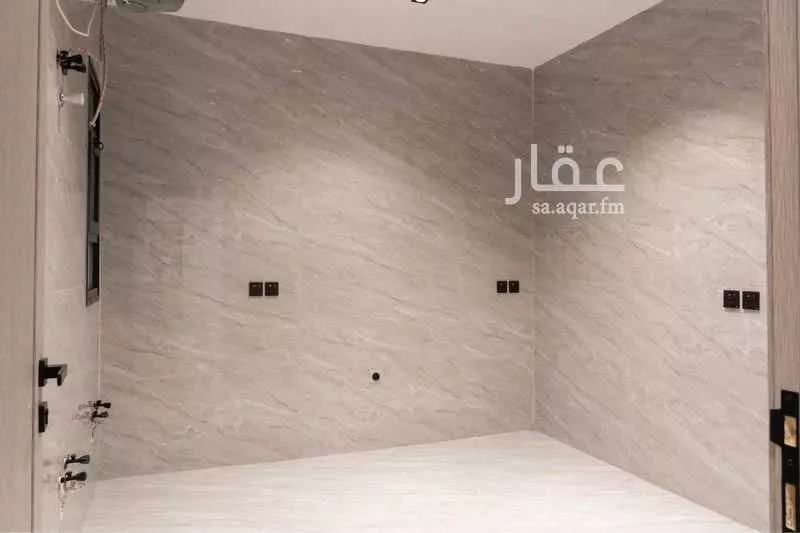 شقة للبيع في شارع المراح, حي الحمراء, مدينة الخبر, المنطقة الشرقية 1 صورة