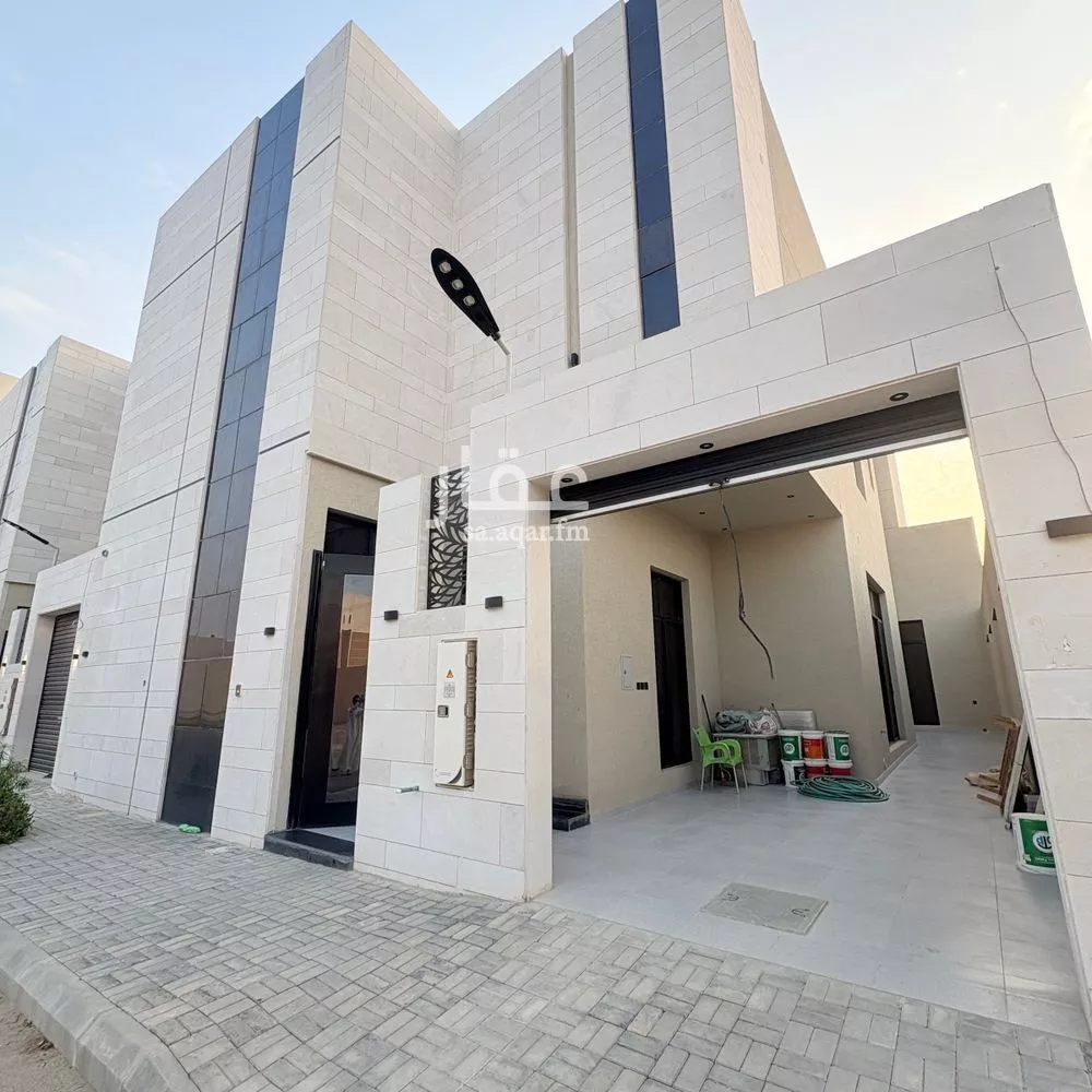 فيلا للبيع في شارع عبدالرحمن السمعاني, حي المهدية, مدينة الرياض, منطقة الرياض 1 صورة