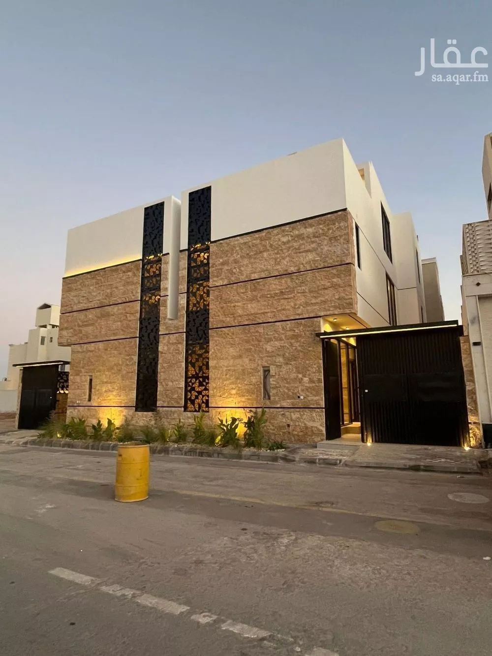 فيلا للبيع في شارع قطب الدين بن السلطان, حي المهدية, مدينة الرياض, منطقة الرياض 1 صورة