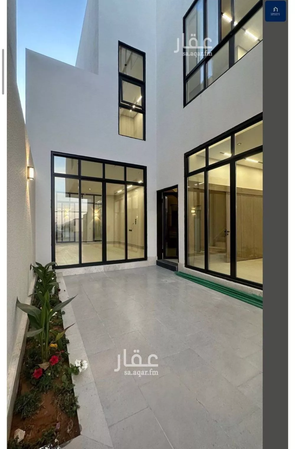 فيلا للبيع في شارع قطب الدين بن السلطان, حي المهدية, مدينة الرياض, منطقة الرياض 1 صورة