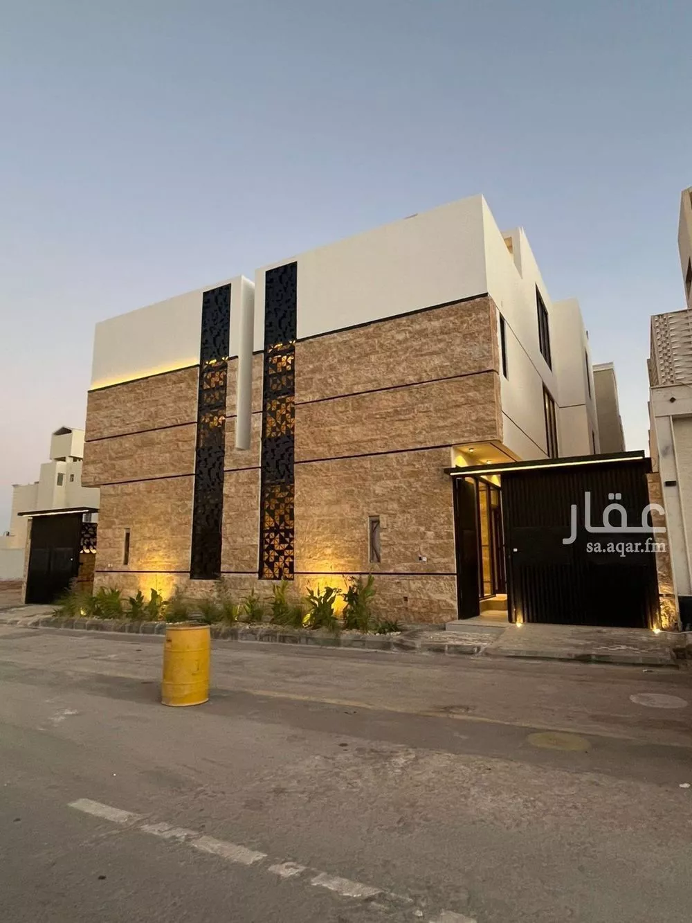 فيلا للبيع في شارع قطب الدين بن السلطان, حي المهدية, مدينة الرياض, منطقة الرياض 1 صورة