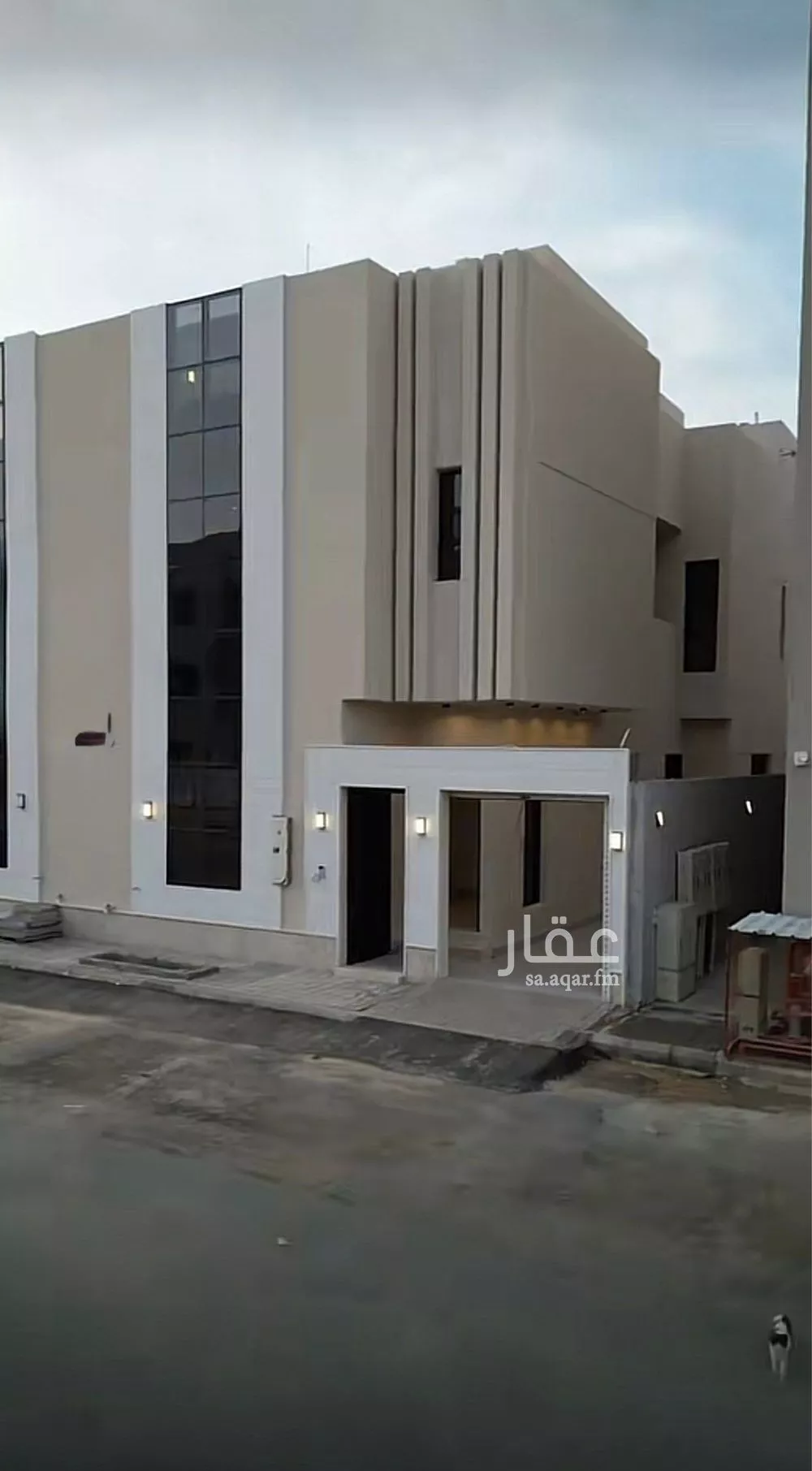 فيلا للبيع في شارع قطب الدين بن السلطان, حي المهدية, مدينة الرياض, منطقة الرياض 1 صورة