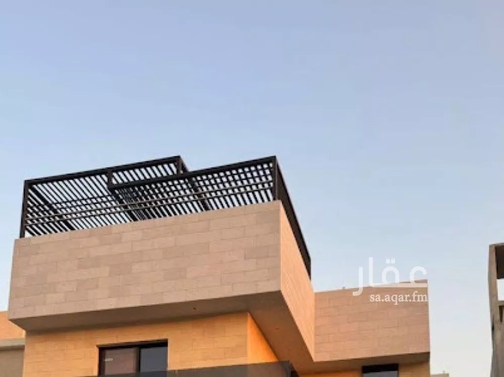 فيلا للبيع في شارع أحمد مفتي المكي الحنفي, حي المهدية, مدينة الرياض, منطقة الرياض 1 صورة