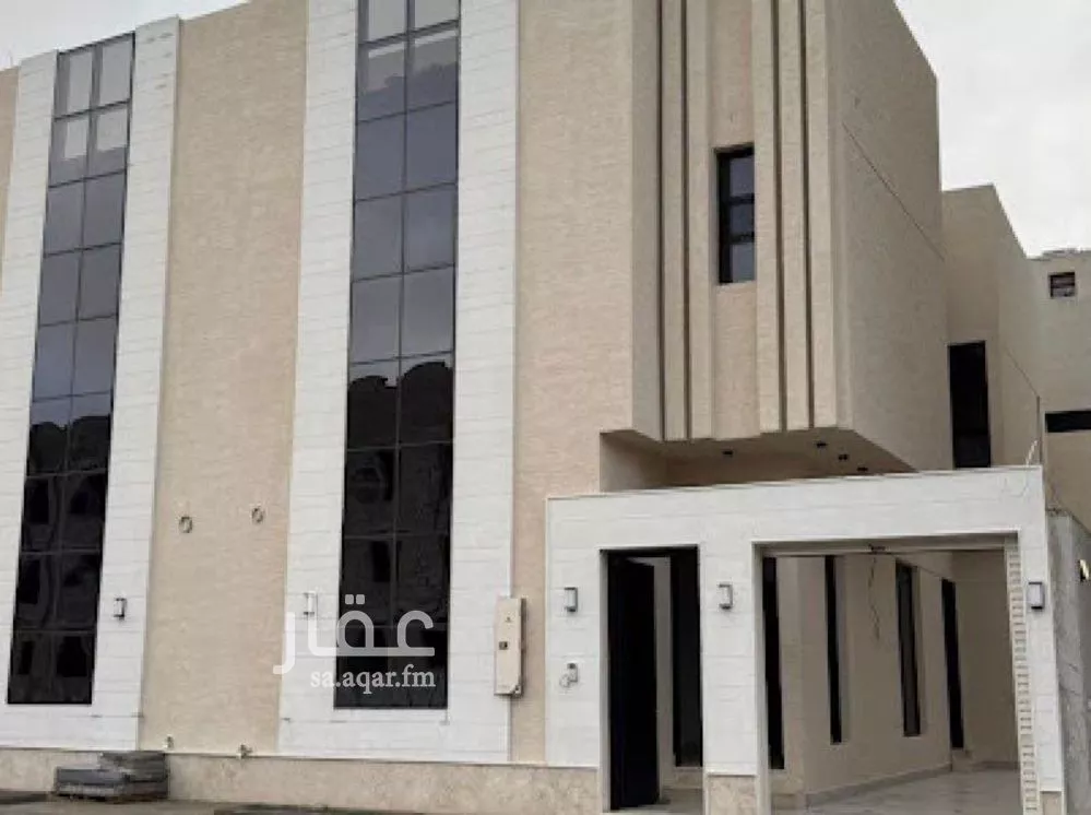 فيلا للبيع في شارع عفيف الدين الثقفي, حي المهدية, مدينة الرياض, منطقة الرياض 1 صورة