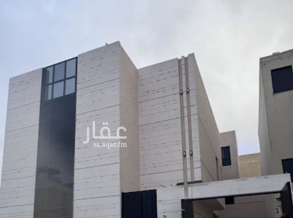 فيلا للبيع في شارع أنس الكناني, حي المهدية, مدينة الرياض, منطقة الرياض 1 صورة