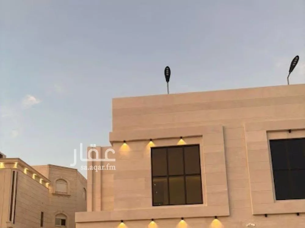 فيلا للبيع في شارع عمر بن يوسف المقرئ, حي المهدية, مدينة الرياض, منطقة الرياض 1 صورة