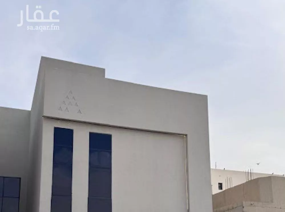 فيلا للبيع في شارع سعد الله بن مجالد, حي المهدية, مدينة الرياض, منطقة الرياض 1 صورة