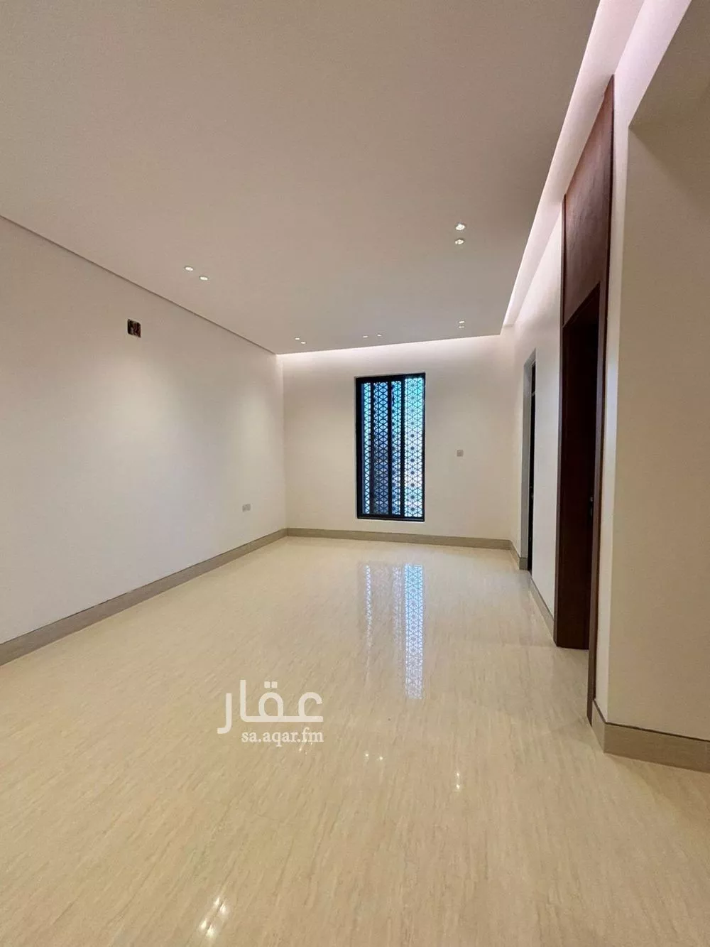 فيلا للبيع في شارع عفيف الدين الثقفي, حي المهدية, مدينة الرياض, منطقة الرياض 1 صورة