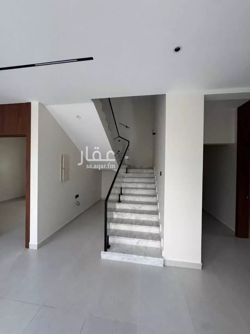 فيلا للبيع في شارع أبي عبد الرحمن القصير, حي الوهلان, مدينة عنيزة, منطقة القصيم 1 صورة