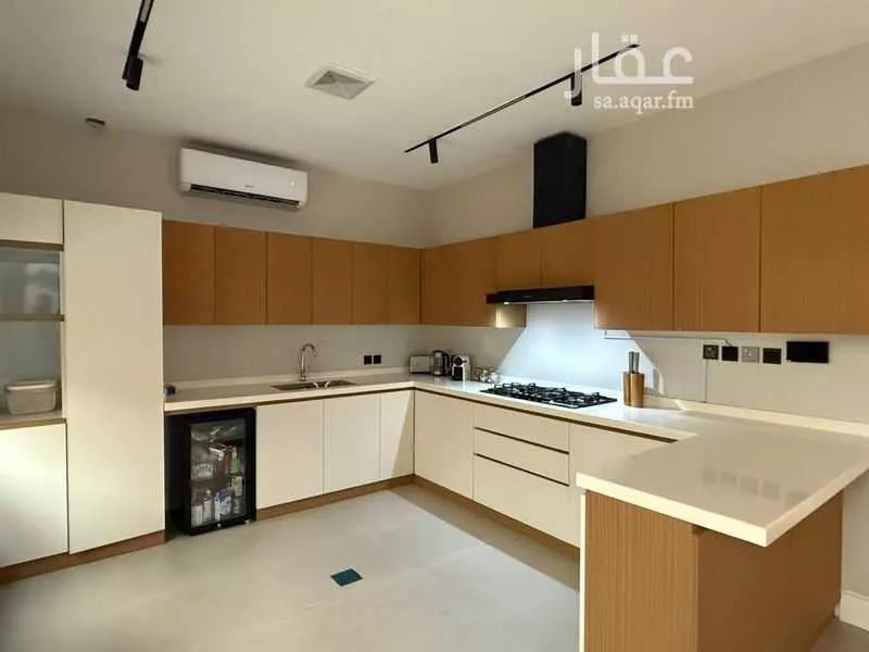 فيلا للإيجار في شارع محمد بن طولون, حي العارض, مدينة الرياض, منطقة الرياض 1 صورة