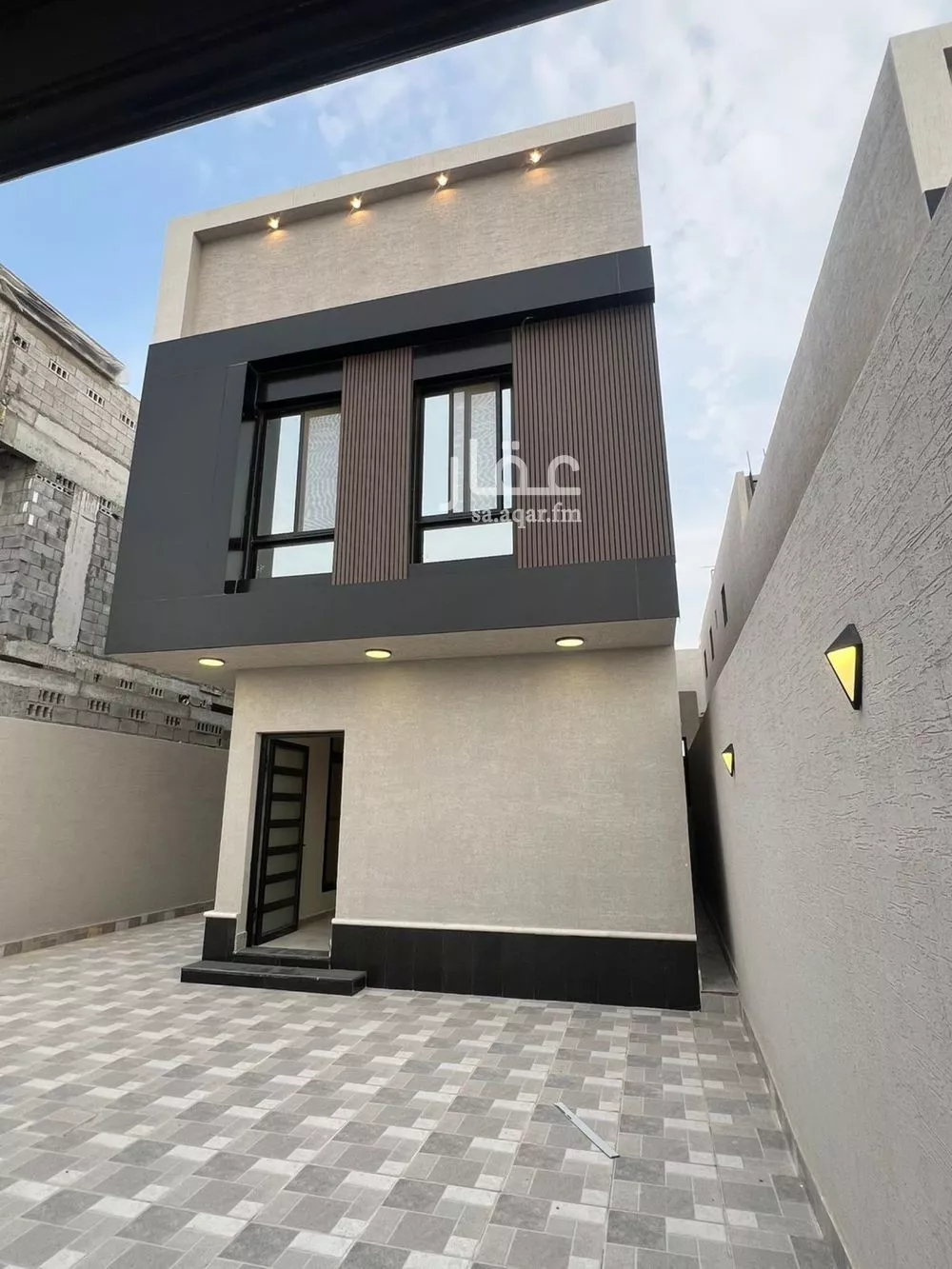 فيلا للبيع في شارع الموج بن ابي سهم, حي المنار, مدينة الدمام, المنطقة الشرقية 1 صورة