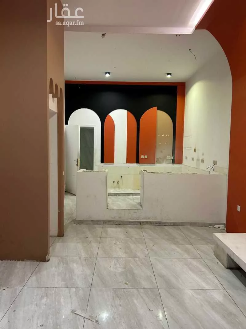 محل للإيجار في شارع خالد بن عمرو بن عدي, حي بئر عثمان, مدينة المدينة المنورة, منطقة المدينة المنورة 1 صورة