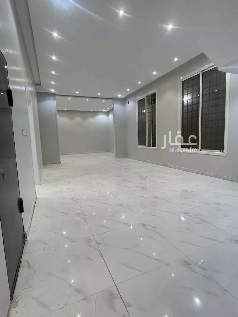 فيلا للإيجار في شارع عبدالعزيز البخاري, حي الرمال, مدينة الرياض, منطقة الرياض 1 صورة