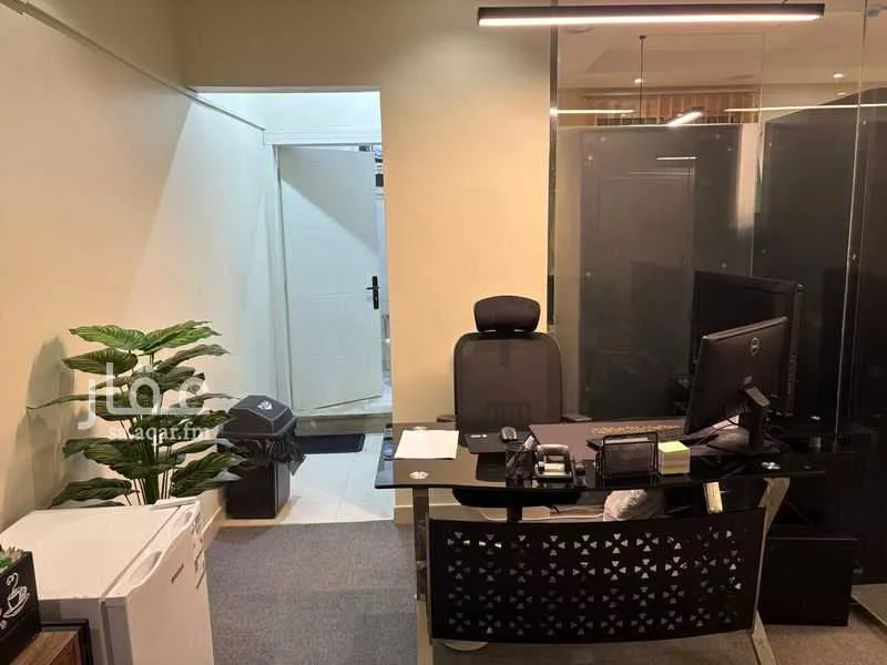 مكتب تجاري للإيجار في شارع الطائف ، حي ظهرة لبن ، الرياض ، منطقة الرياض 1 صورة