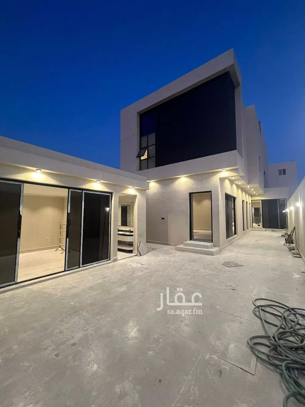 فيلا للبيع في شارع الولاء, حي الأمواج, مدينة الخبر, المنطقة الشرقية 1 صورة