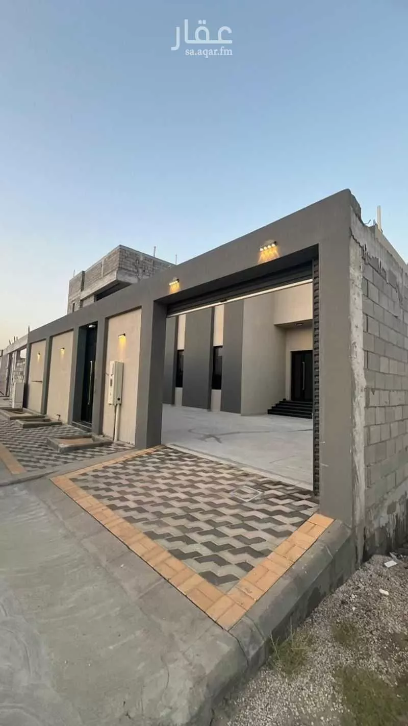 فيلا للبيع في شارع ابن ارسلان, حي النهضة, مدينة القطيف, المنطقة الشرقية 1 صورة