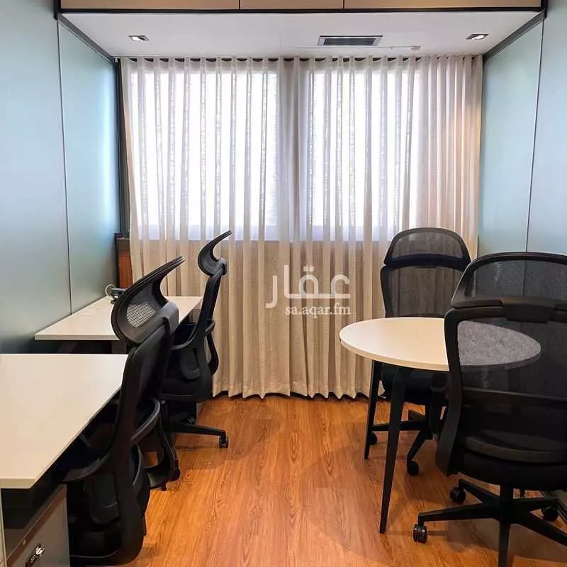 مكتب تجاري للإيجار في شارع الامير عبدالعزيز بن مساعد بن جلوي, حي المربع, مدينة الرياض, منطقة الرياض 1 صورة