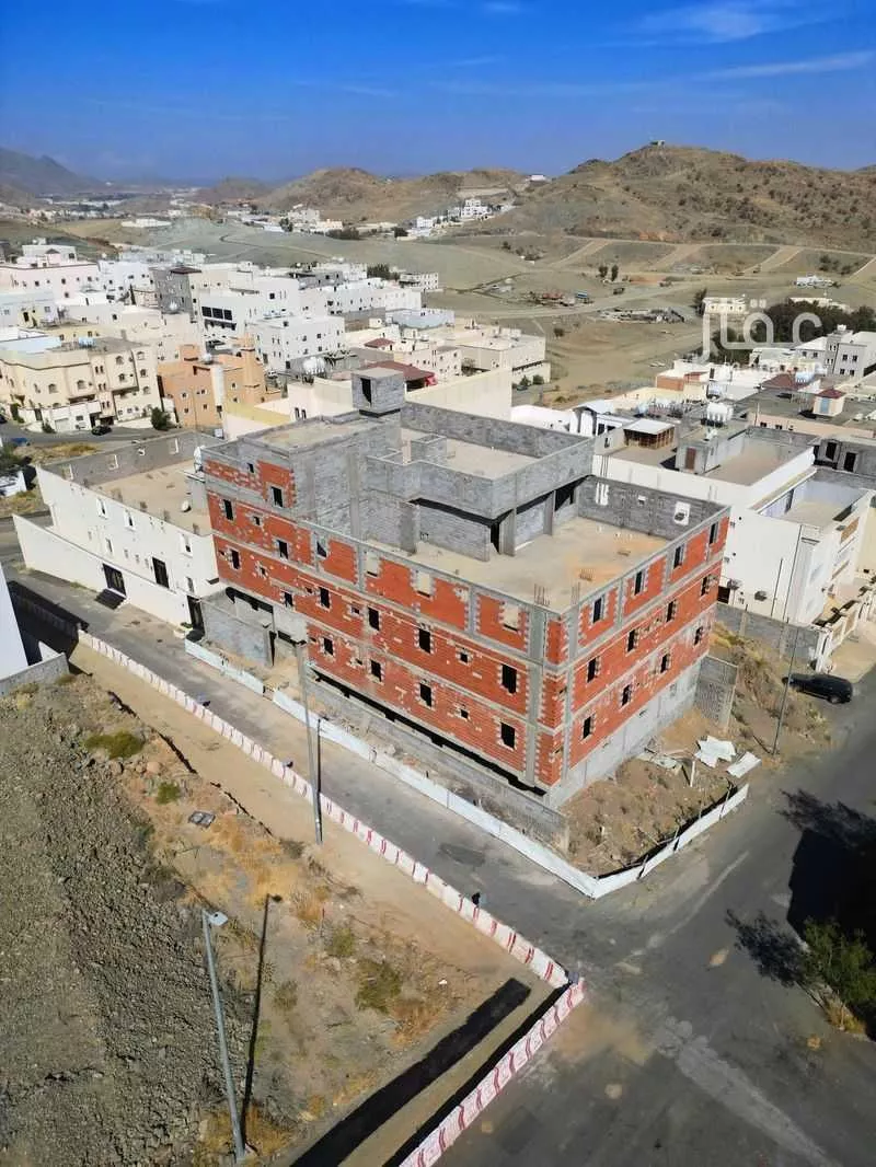 عمارة للبيع في شارع اشرس السلمي, حي القراحين, مدينة الطائف, منطقة مكة المكرمة 1 صورة