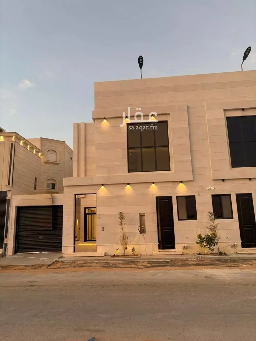 فيلا للبيع في شارع عمر بن يوسف المقرئ, حي المهدية, مدينة الرياض, منطقة الرياض 1 صورة