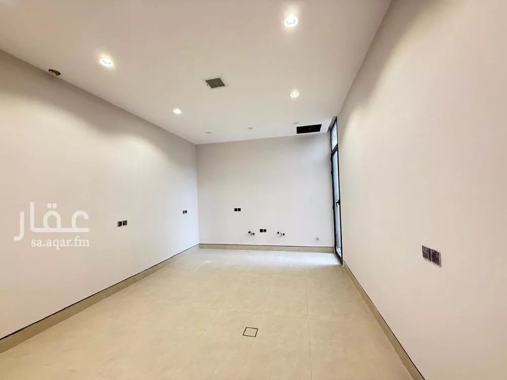 فيلا للبيع في شارع السيل الكبير, حي المهدية, مدينة الرياض, منطقة الرياض 1 صورة