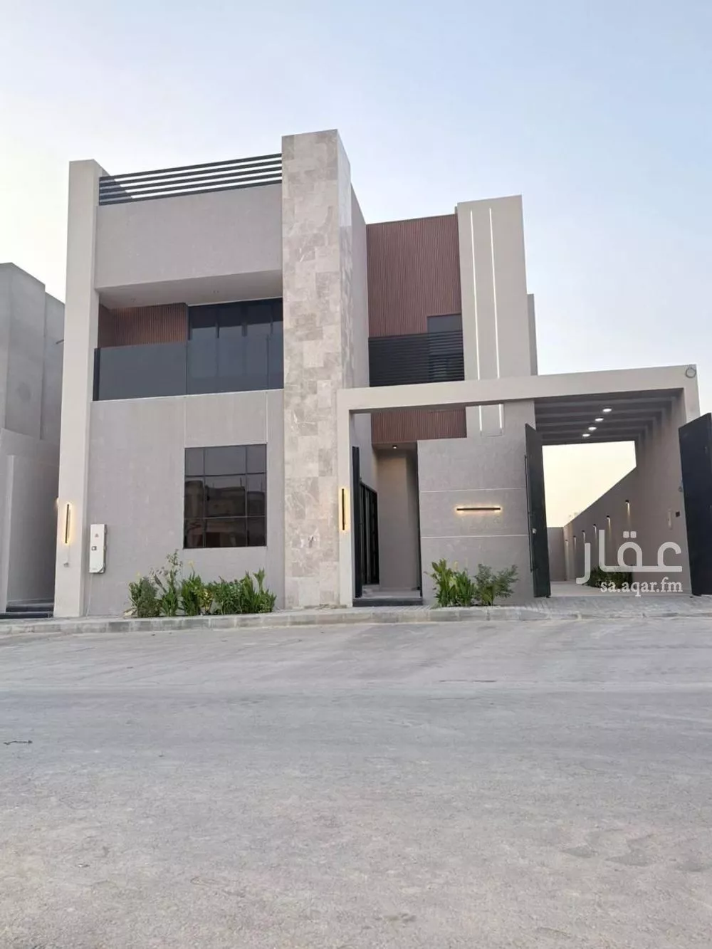 فيلا للبيع في شارع أحمد الكازروني, حي المهدية, مدينة الرياض, منطقة الرياض 1 صورة