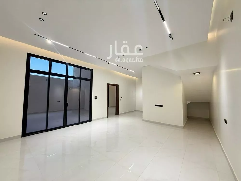 فيلا للبيع في شارع القاسم النويري, حي المهدية, مدينة الرياض, منطقة الرياض 1 صورة