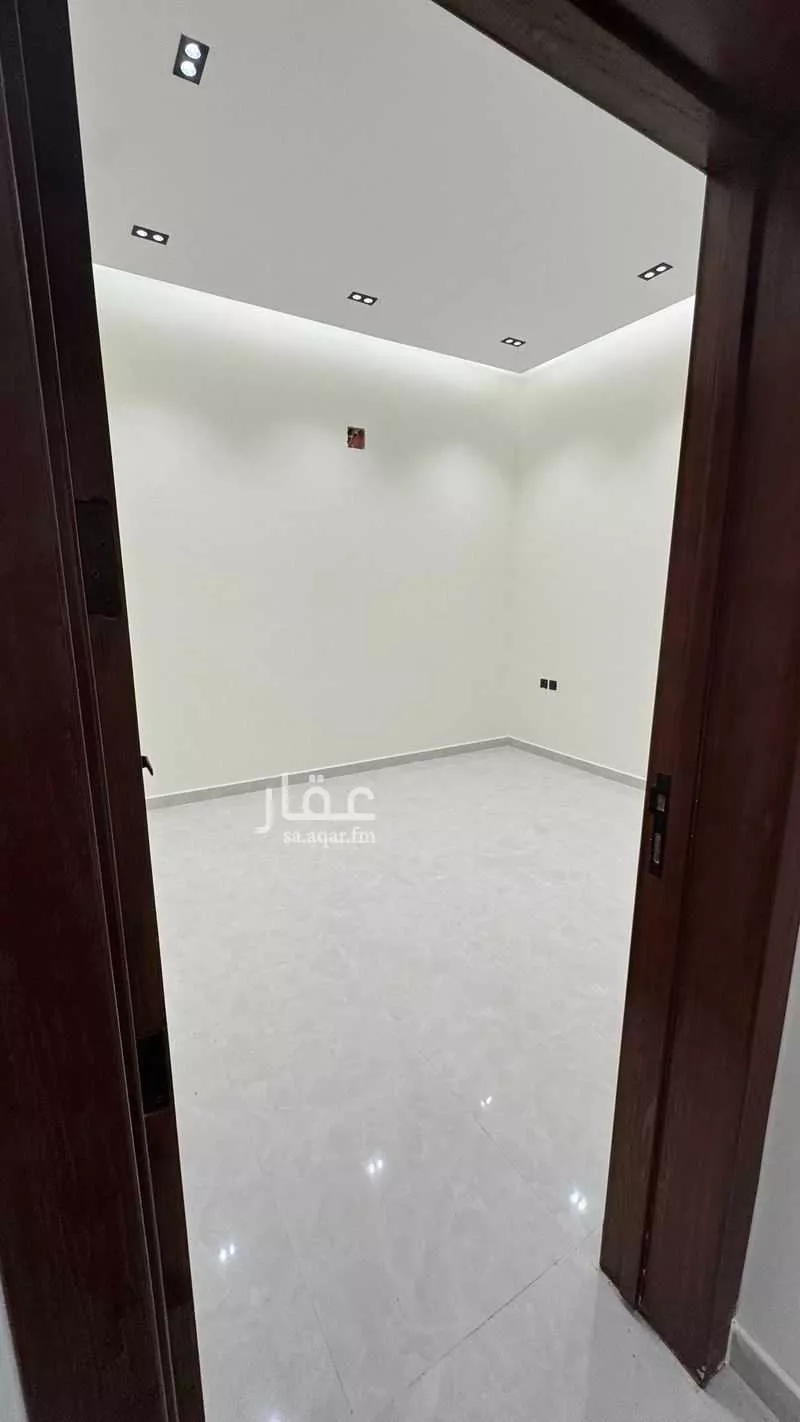 فيلا للبيع في شارع زياد الباهلي ، حي العوالي ، الرياض ، منطقة الرياض 1 صورة