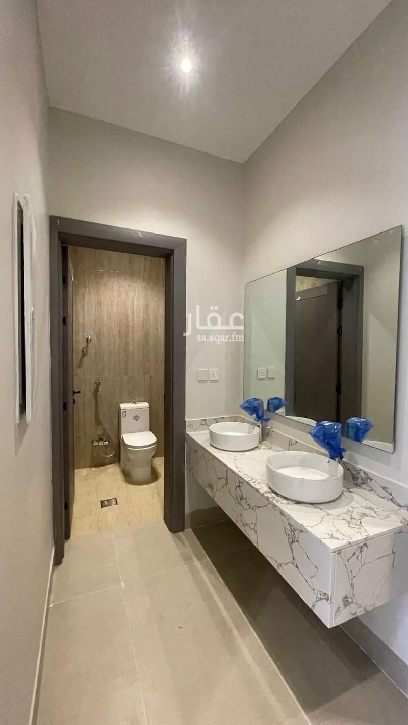 فيلا للبيع في شارع العوافي, حي الأمواج, مدينة الخبر, المنطقة الشرقية 1 صورة