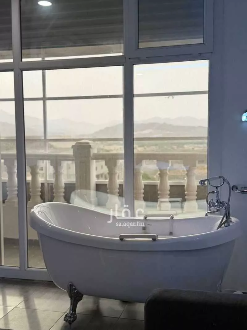 عمارة للبيع في حي الحسينية, مدينة مكة المكرمة, منطقة مكة المكرمة 1 صورة