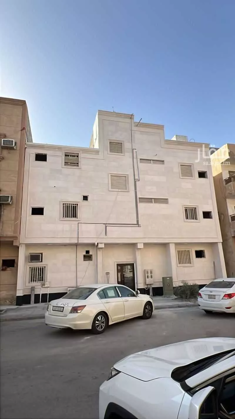 عمارة للبيع في شارع التاسع عشر, حي الثقبة, مدينة الخبر, المنطقة الشرقية 1 صورة