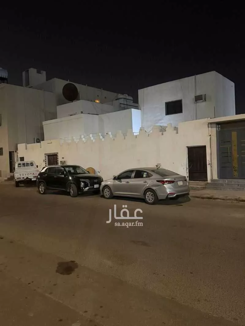 فيلا للبيع في شارع ثابت بن عتيق ، حي السعادة ، تبوك ، منطقة تبوك 1 صورة