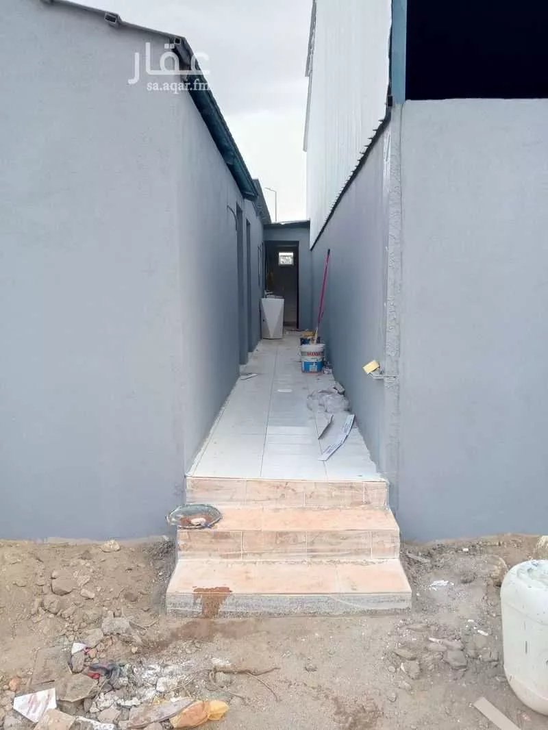 مستودع للإيجار في خميس مشيط ، خميس مشيط 1 صورة