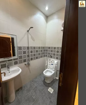 شقة للإيجار في شارع يحي بن عروه, حي الصفاء, مدينة جدة, منطقة مكة المكرمة صورة 2