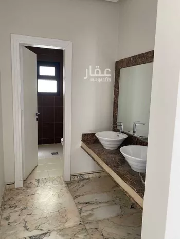 فيلا للبيع في شارع عمر الدباس, حي الربيع, مدينة الرياض, منطقة الرياض صورة 3