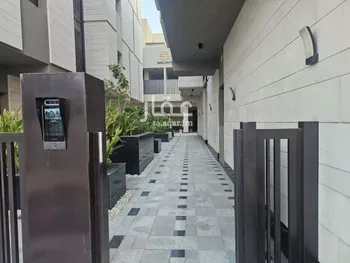 شقة للإيجار في شارع حفصة بنت عمر, حي الروضة, مدينة الرياض, منطقة الرياض صورة 2