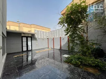 فيلا للبيع في شارع الصدف, حي النهضة, مدينة الرياض, منطقة الرياض صورة 5