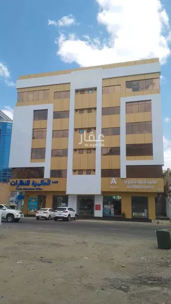 عمارة للإيجار في شارع سعود بن عبدالعزيز, حي الخشع, مدينة ابها, منطقة عسير