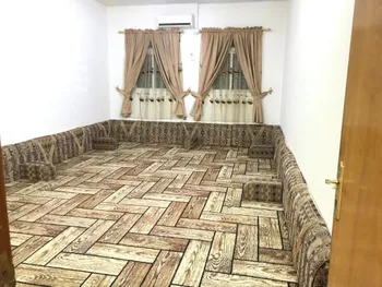 عمارة للبيع في شارع عبدالله بن حنظلة, حي البديع, مدينة ابها, منطقة عسير صورة 4