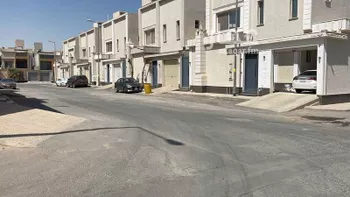 فيلا للبيع في شارع ابي المكارم بن مفرج, عريض, الرياض