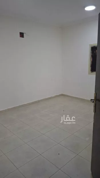 شقة للإيجار في شارع الامير عبدالله بن عبدالرحمن ، حي ظهرة العودة شرق ، الدرعية ، الدرعية صورة 4