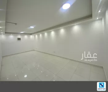 مكتب تجاري للإيجار في صورة 3