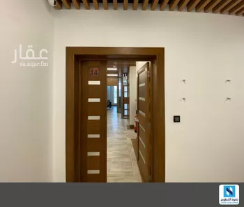مكتب تجاري للإيجار في  صورة 4