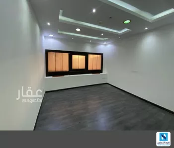 مكتب تجاري للإيجار في  صورة 4